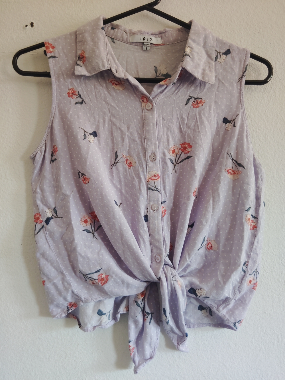IRIS Lavender Pink Floral Tie-Front Sleeveless Button-Up Top